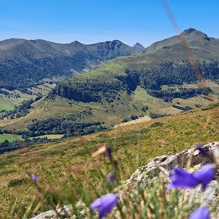 Des Sommets Privatif Vue Panoramique Sur Les Montagnes * Lavigerie